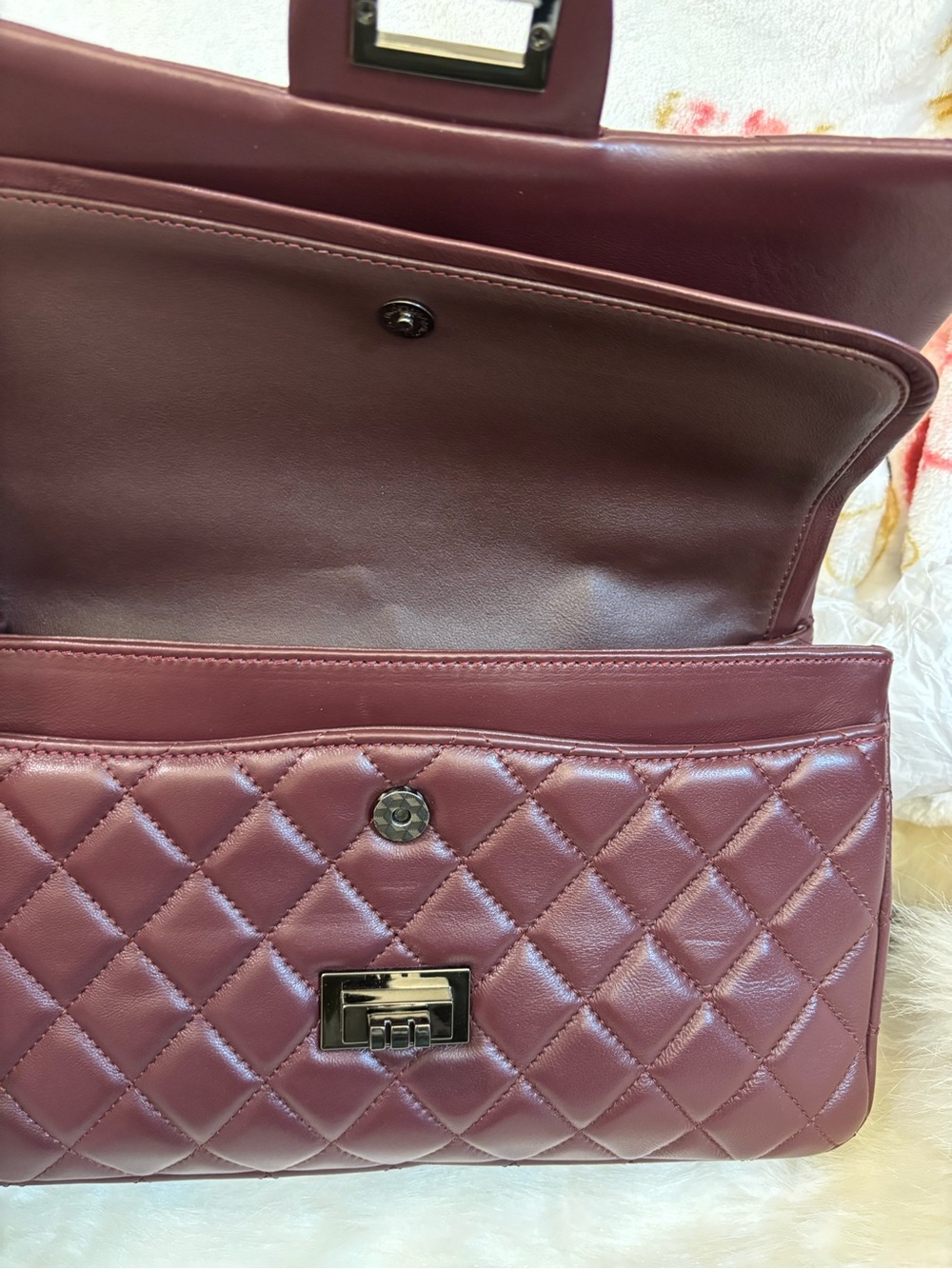 Burgundy Quilted Lambskin Shoulder Bag with Black Gunmetal Hardware - Picture 6 of 7